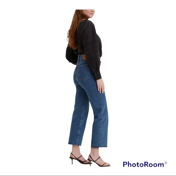 Levi's® highest high rise yet. The Ribcage Jean—with its soaring 12-inch rise,27 - Picture 2 of 10